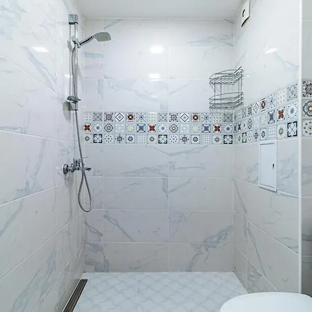 & Explore - София