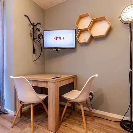 & Explore - Apartment Sofia